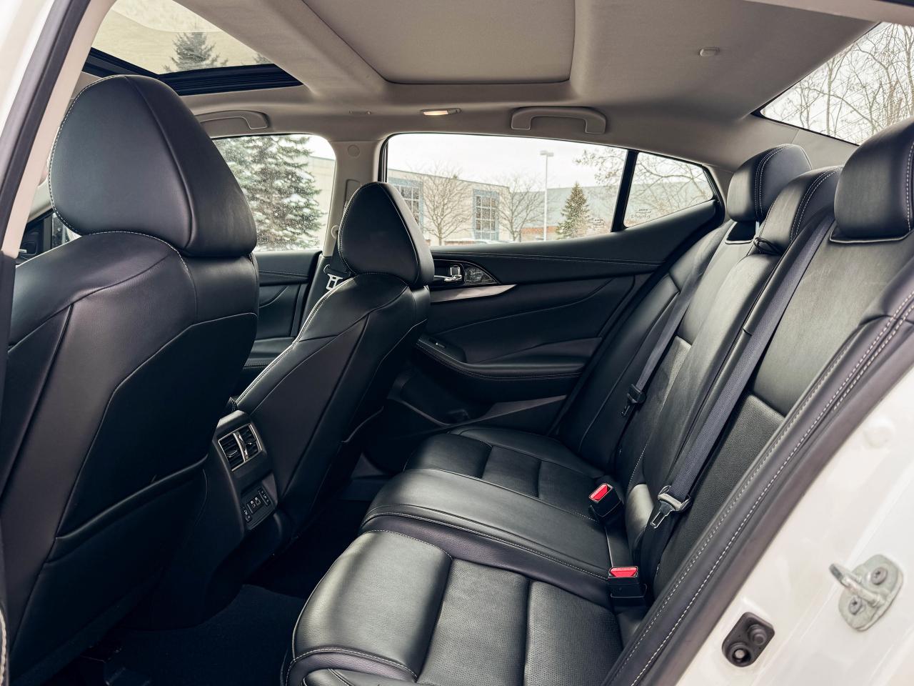 2023 Nissan Maxima SL Photo