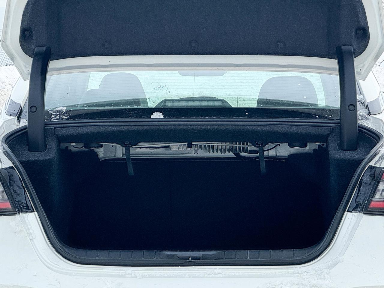 2023 Nissan Maxima SL Photo