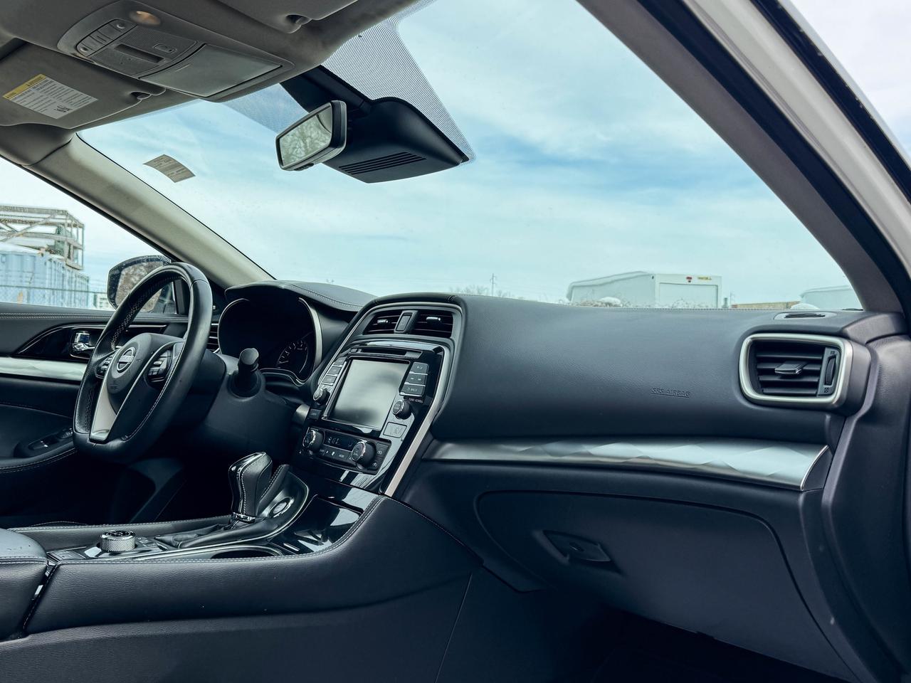 2023 Nissan Maxima SL Photo