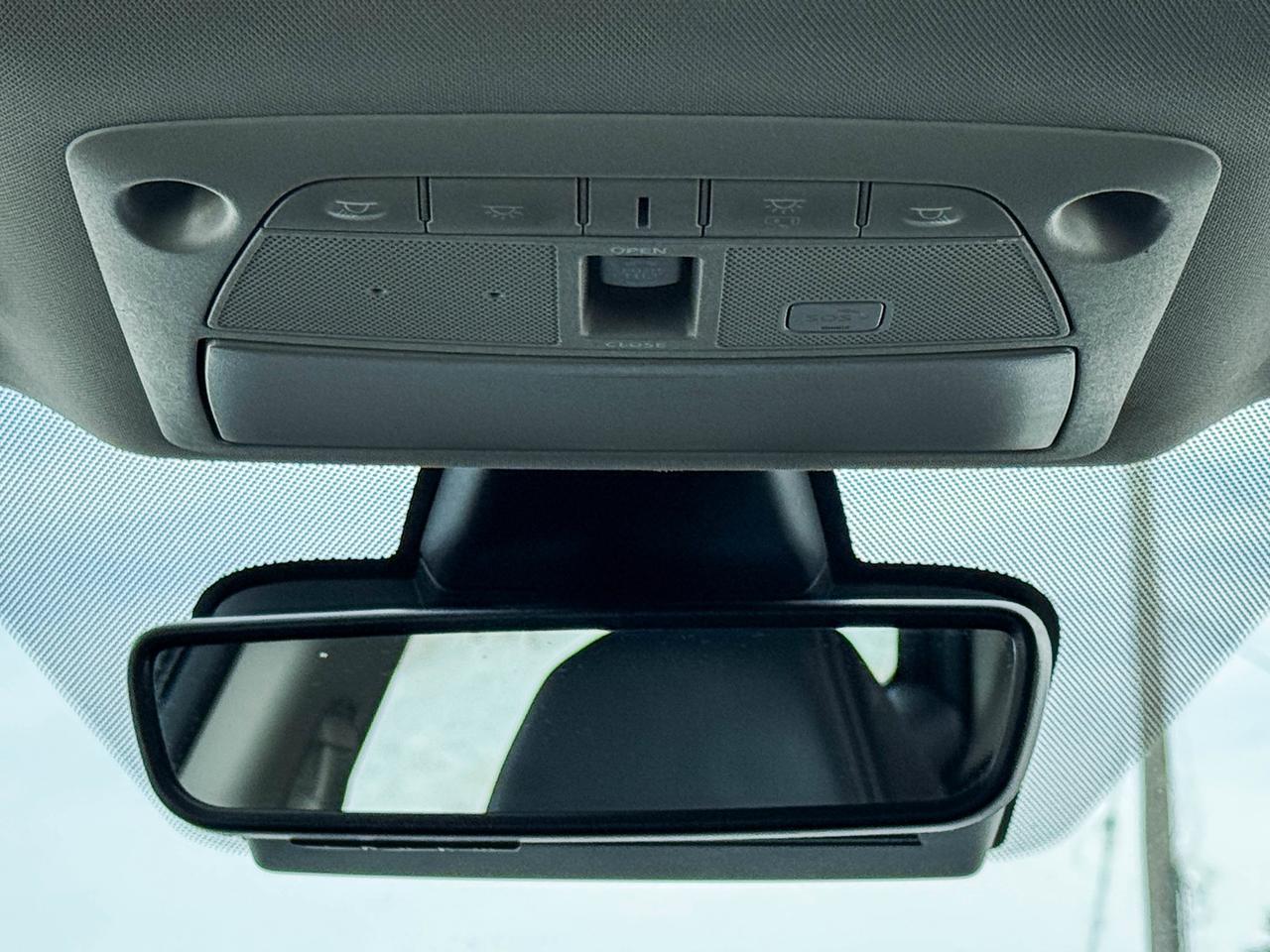 2023 Nissan Maxima SL Photo