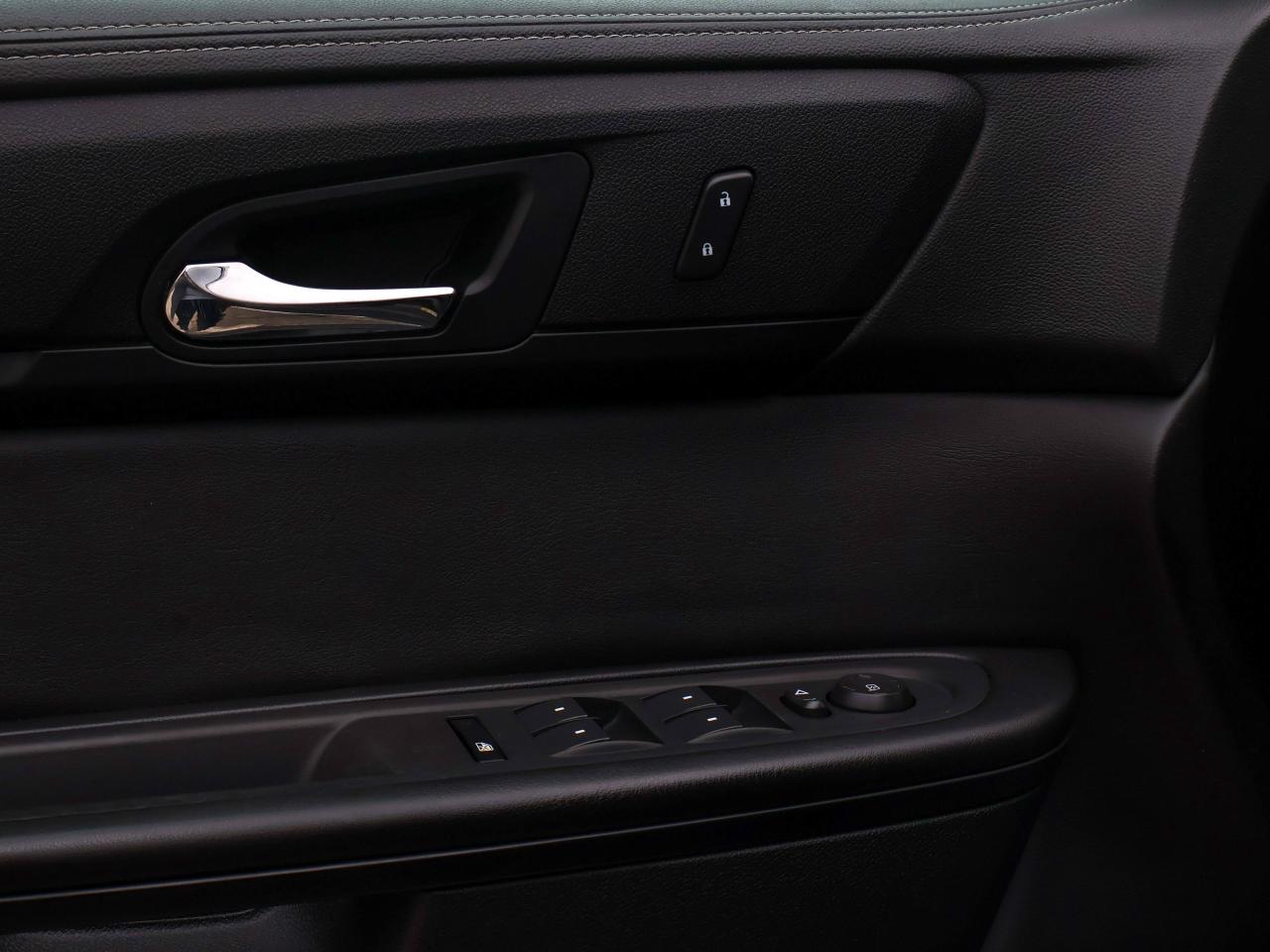 2017 Chevrolet Traverse LT Photo