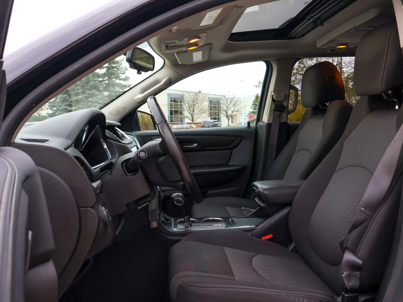 2017 Chevrolet Traverse LT Photo