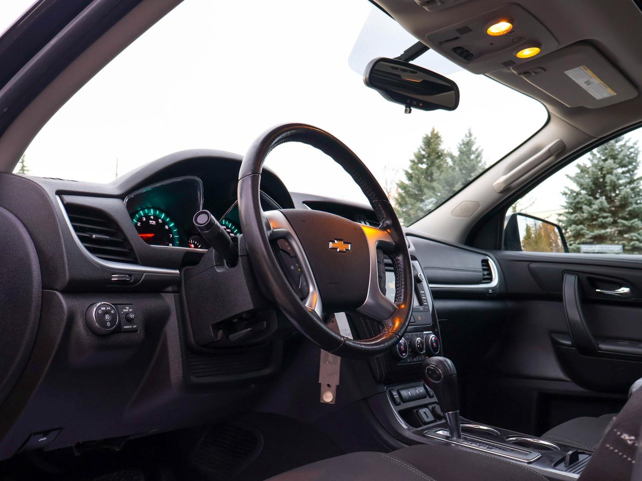 2017 Chevrolet Traverse LT Photo