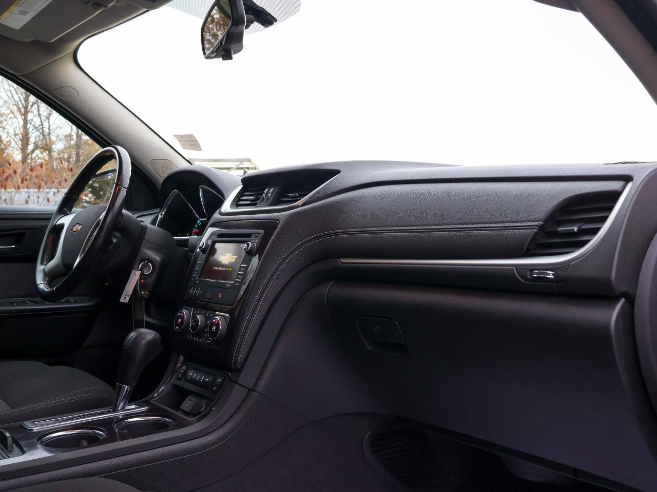 2017 Chevrolet Traverse LT Photo