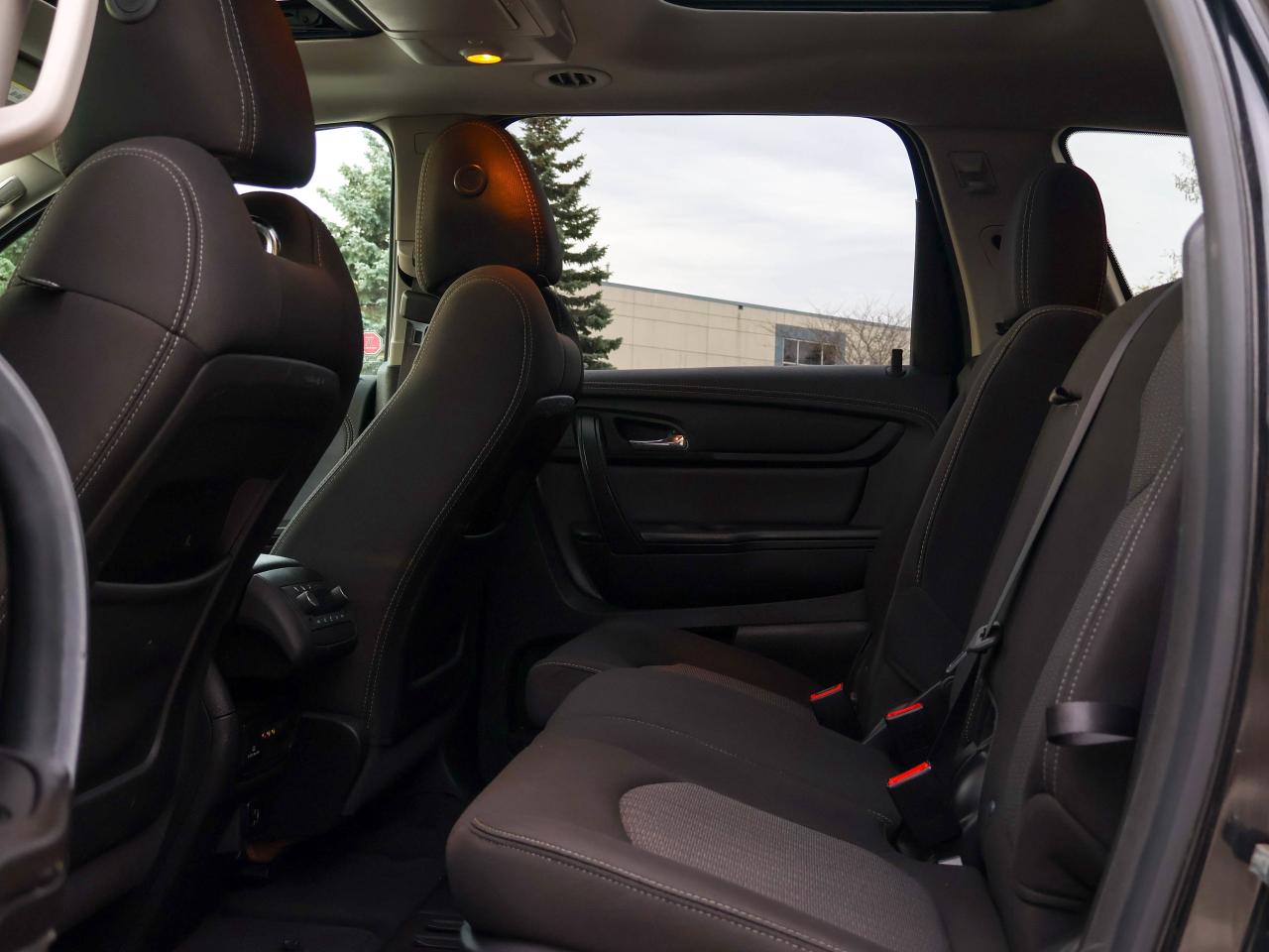 2017 Chevrolet Traverse LT Photo