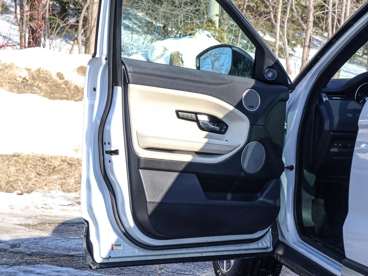 2016 Land Rover Range Rover Evoque HSE Photo