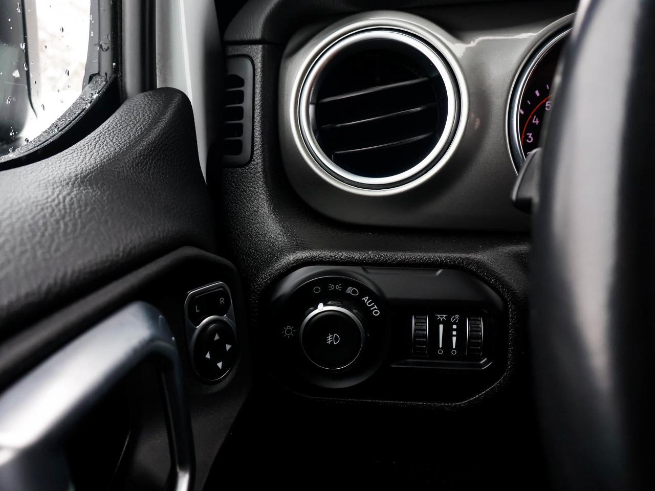 2021 Jeep Wrangler Unlimited Sahara Photo