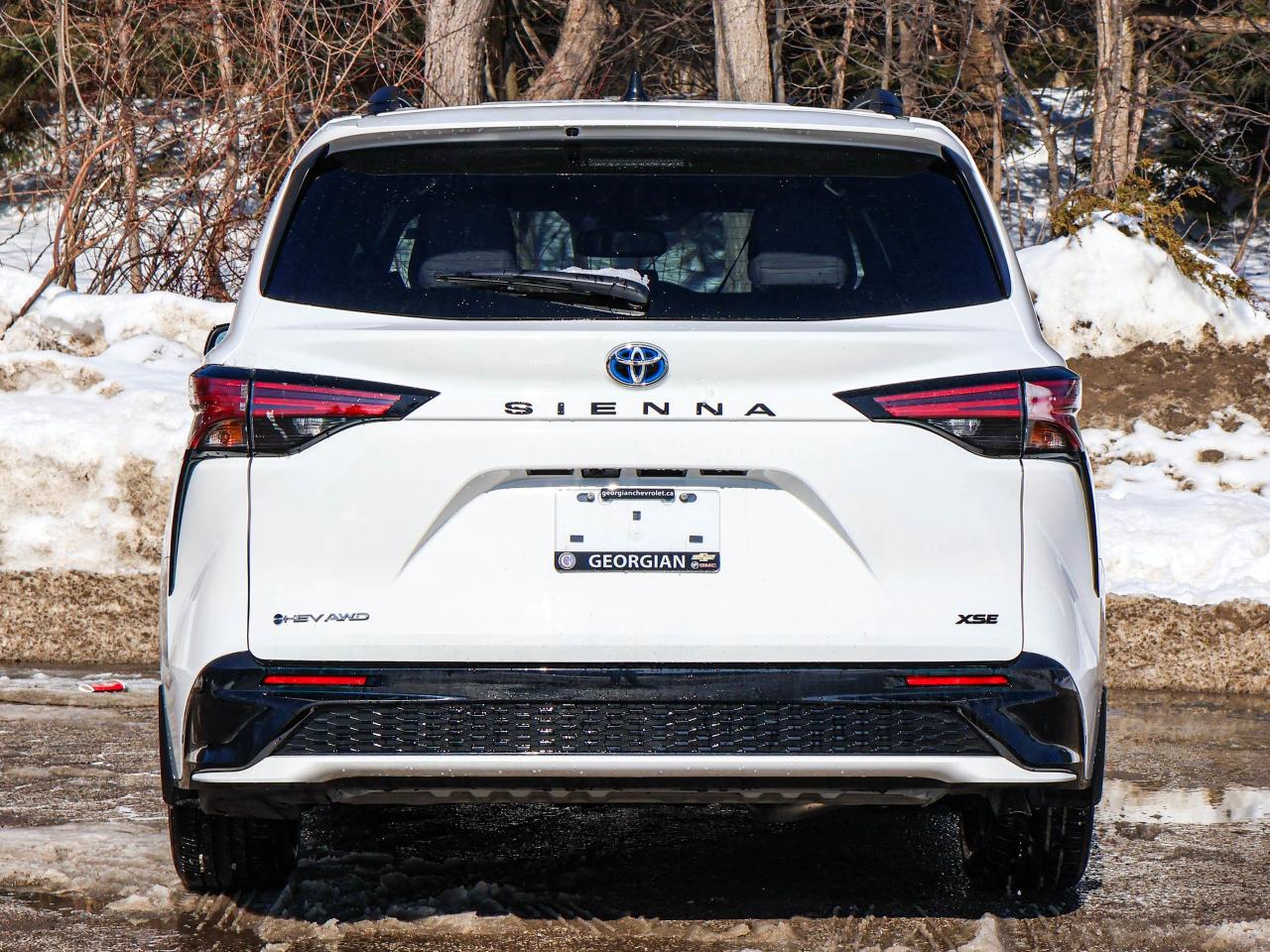 2025 Toyota Sienna XSE Photo