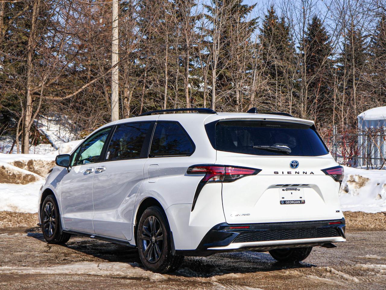 2025 Toyota Sienna XSE Photo