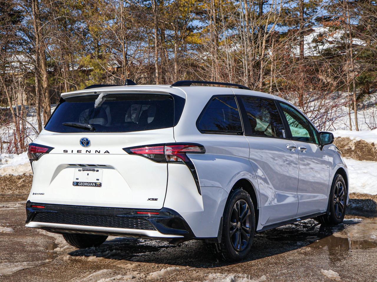 2025 Toyota Sienna XSE Photo