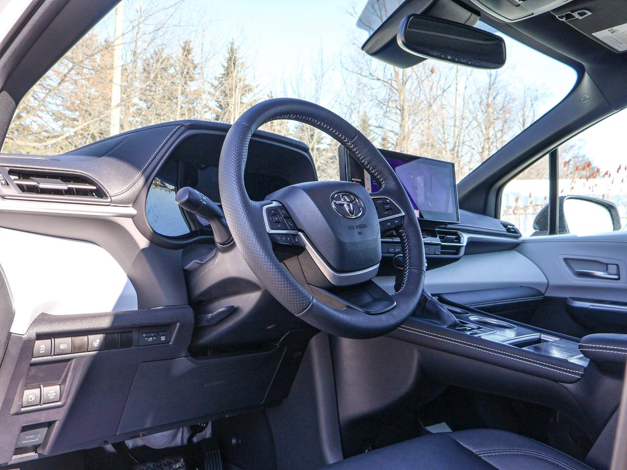 2025 Toyota Sienna XSE Photo