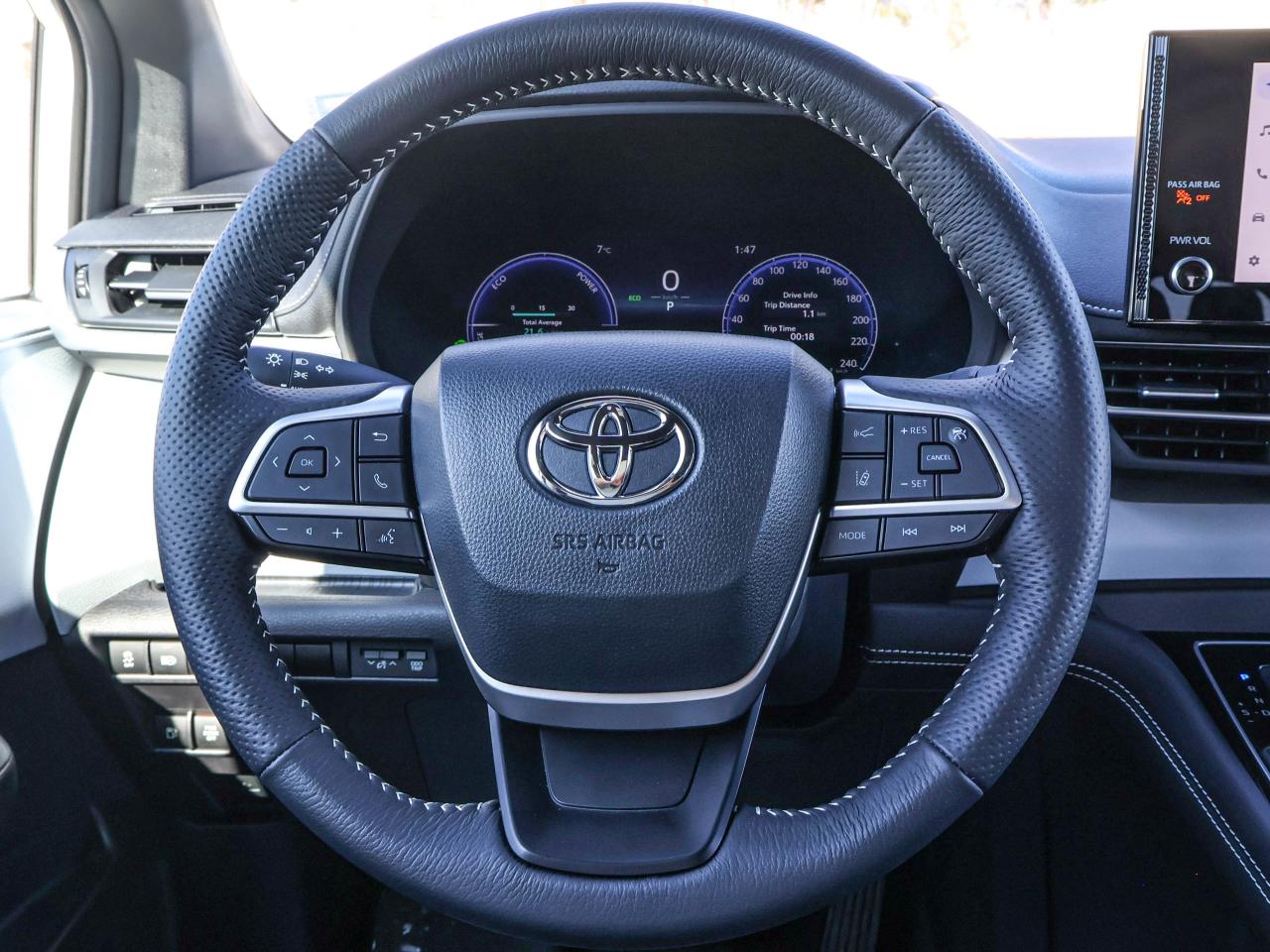 2025 Toyota Sienna XSE Photo