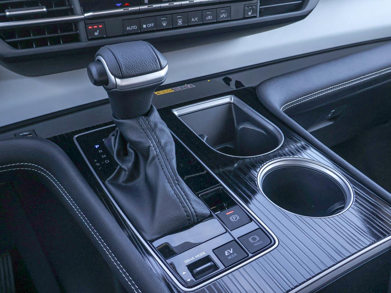 2025 Toyota Sienna XSE Photo