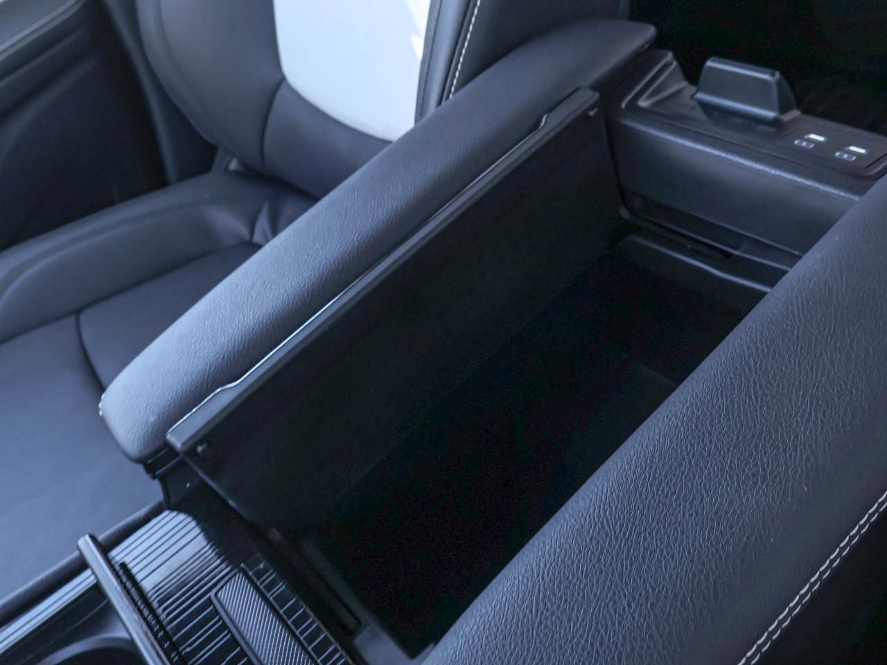 2025 Toyota Sienna XSE Photo