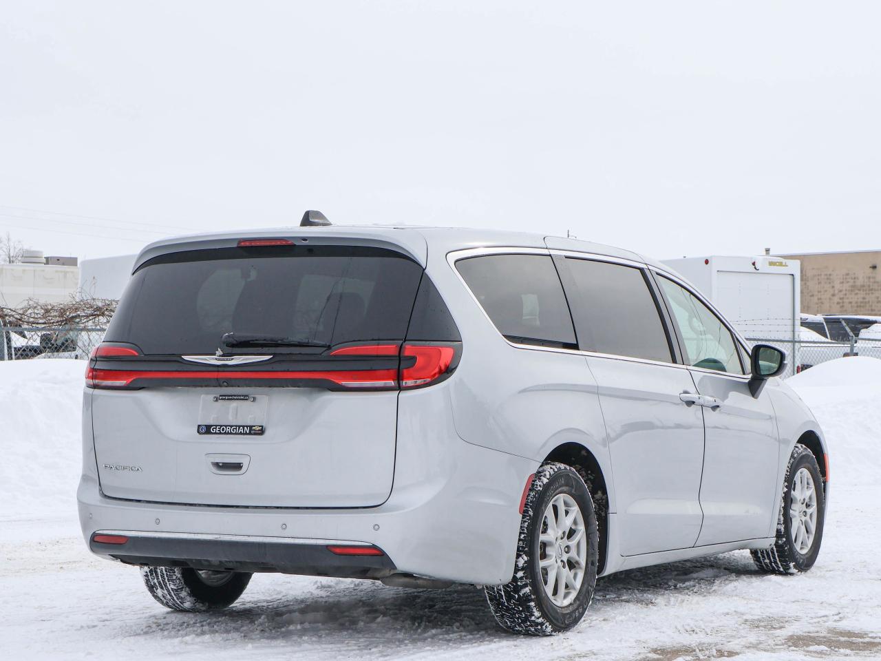 2023 Chrysler Pacifica Touring L Photo