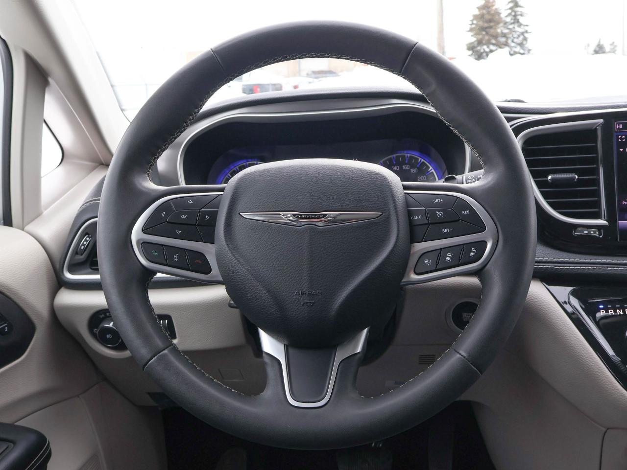 2023 Chrysler Pacifica Touring L Photo