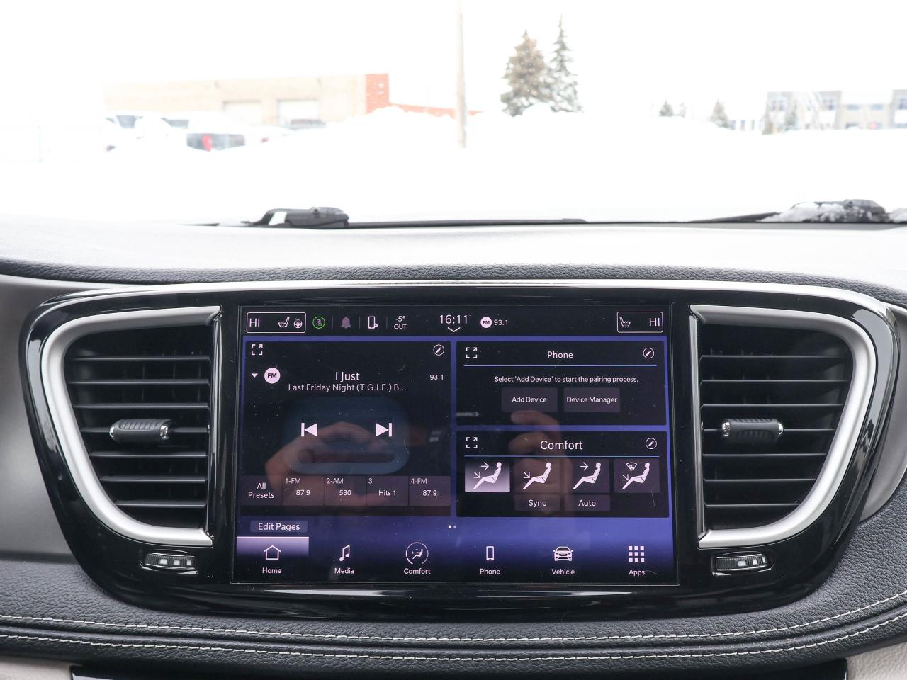 2023 Chrysler Pacifica Touring L Photo