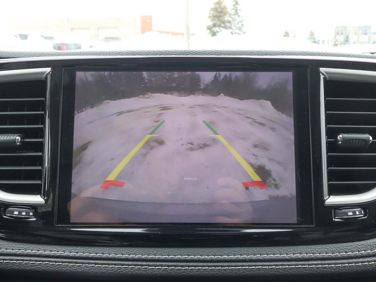 2023 Chrysler Pacifica Touring L Photo