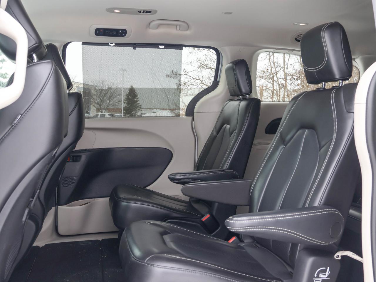 2023 Chrysler Pacifica Touring L Photo