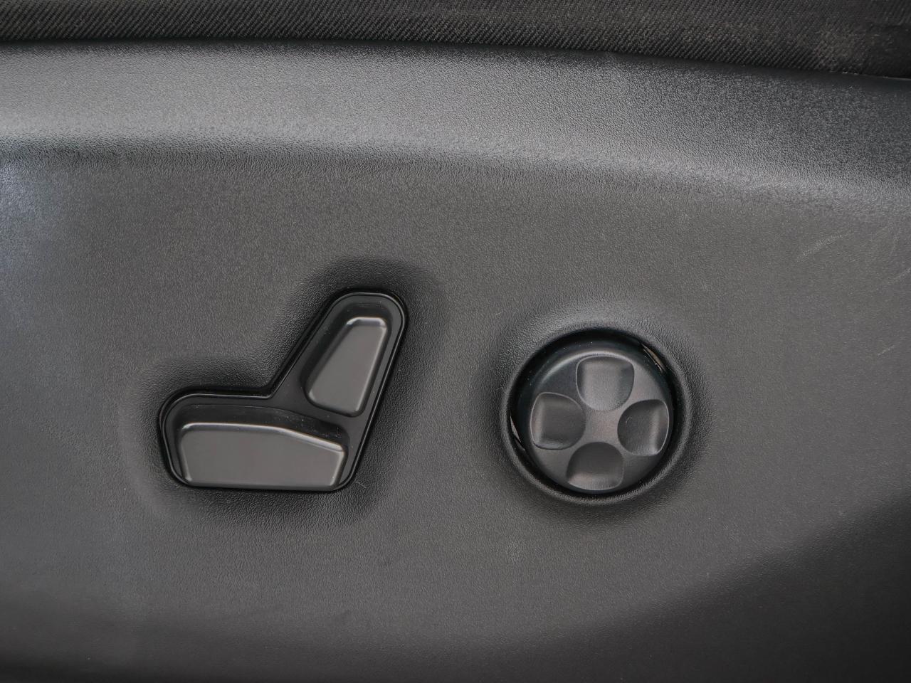 2023 Chrysler Pacifica Touring L Photo