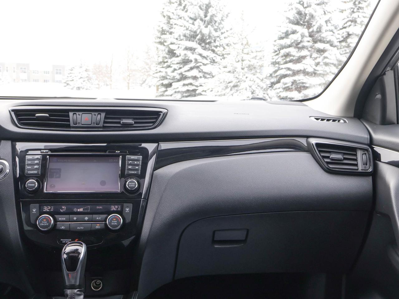 2017 Nissan Qashqai SL Photo