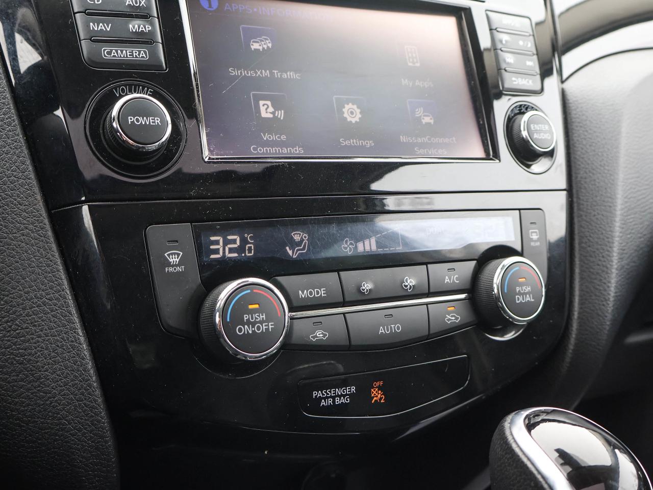 2017 Nissan Qashqai SL Photo