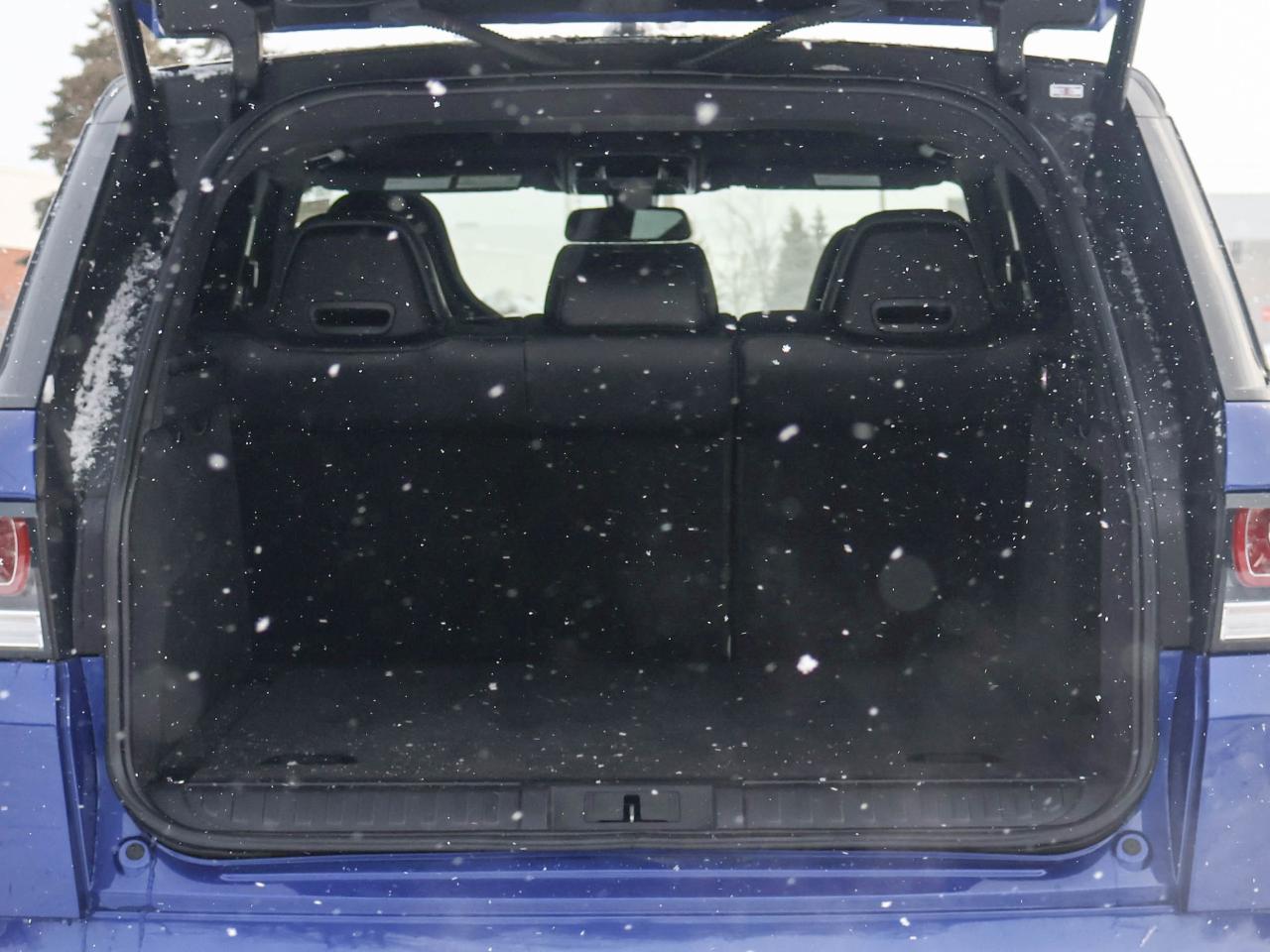 2016 Range Rover Sport V8 SVR Photo