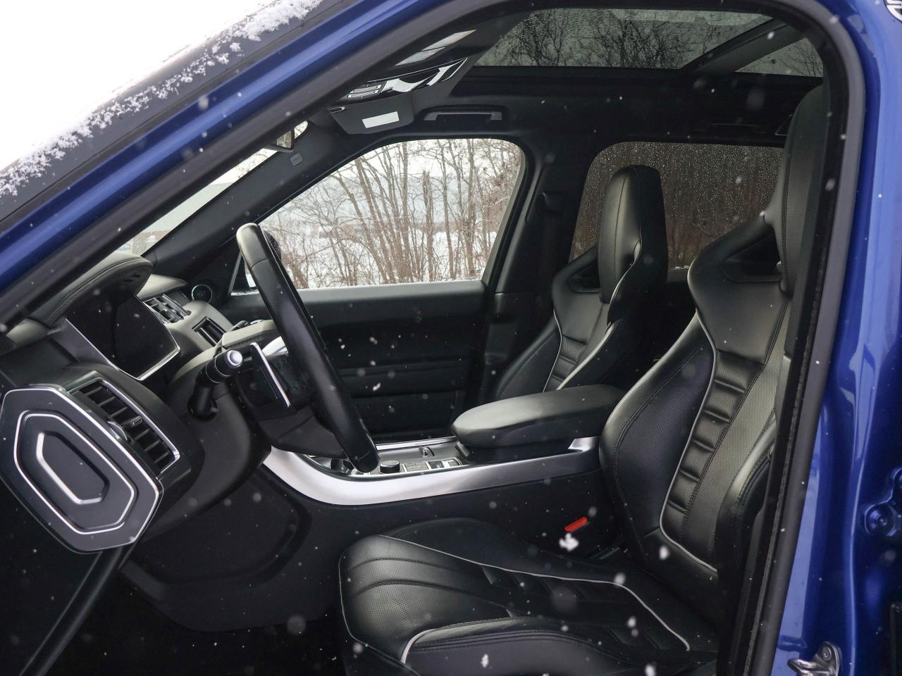 2016 Range Rover Sport V8 SVR Photo