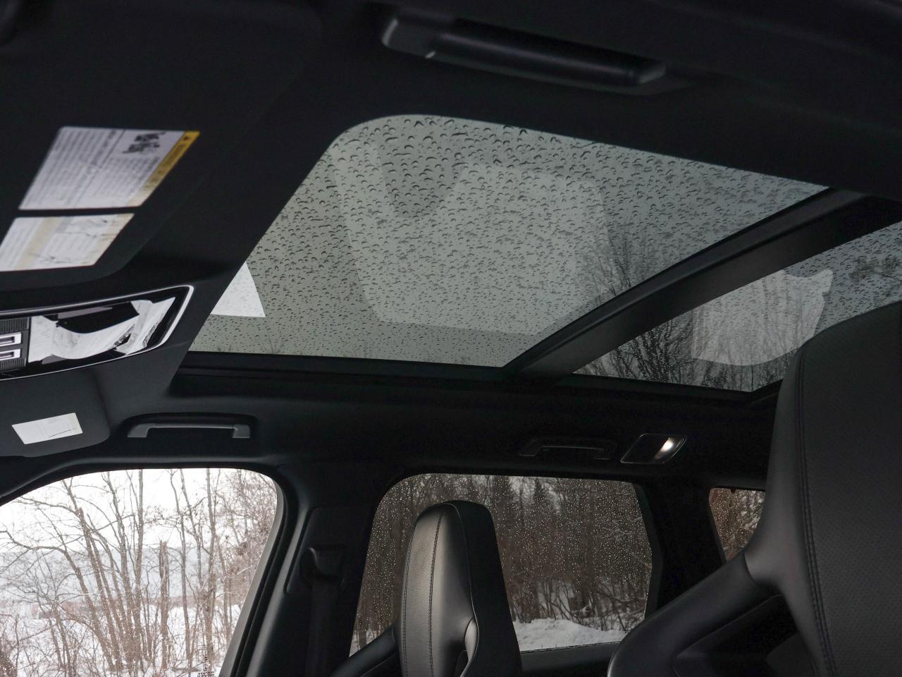 2016 Range Rover Sport V8 SVR Photo