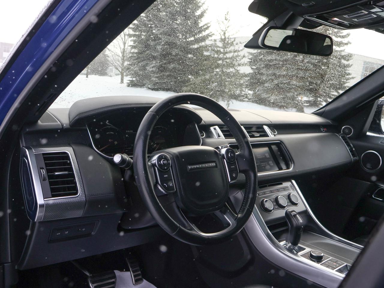 2016 Range Rover Sport V8 SVR Photo