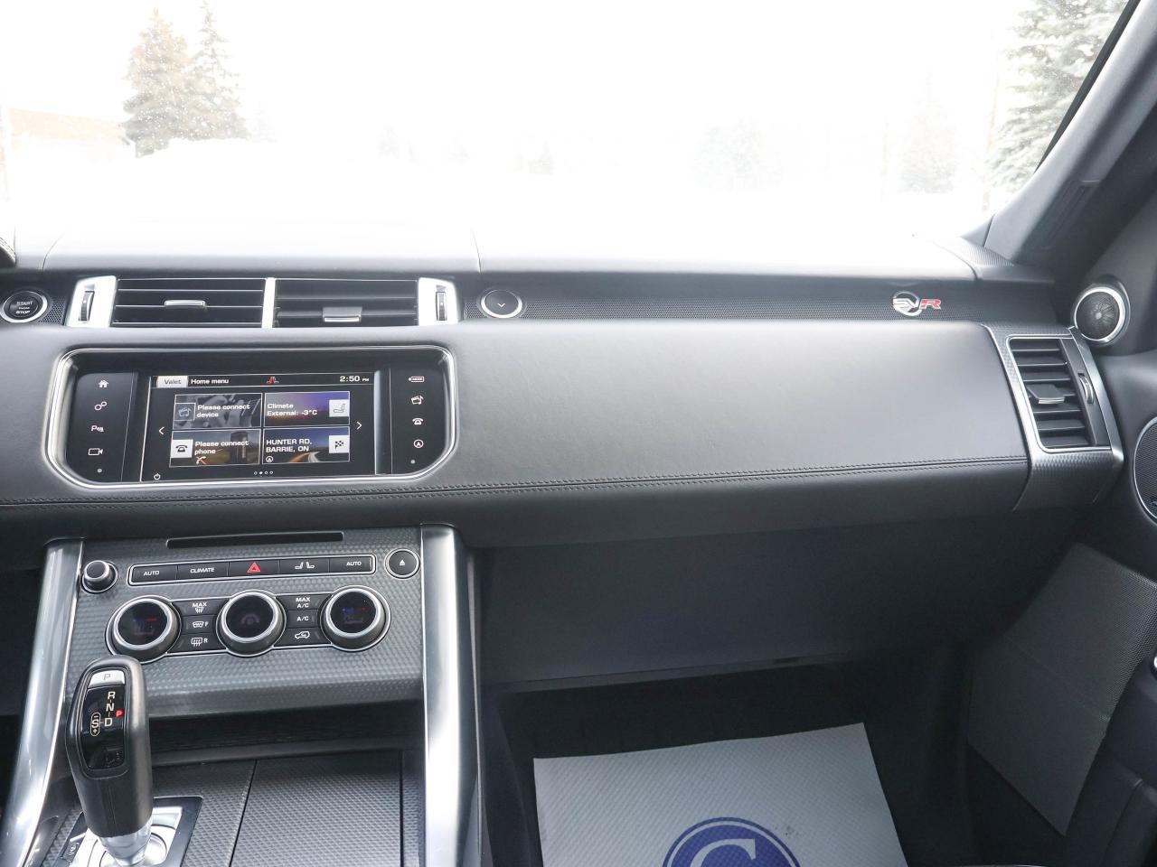 2016 Range Rover Sport V8 SVR Photo