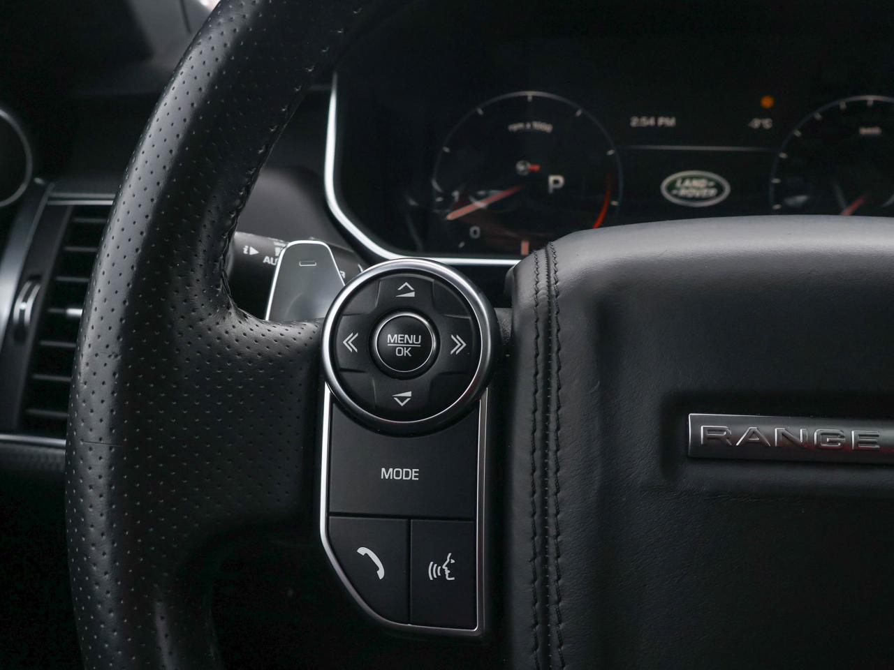 2016 Range Rover Sport V8 SVR Photo