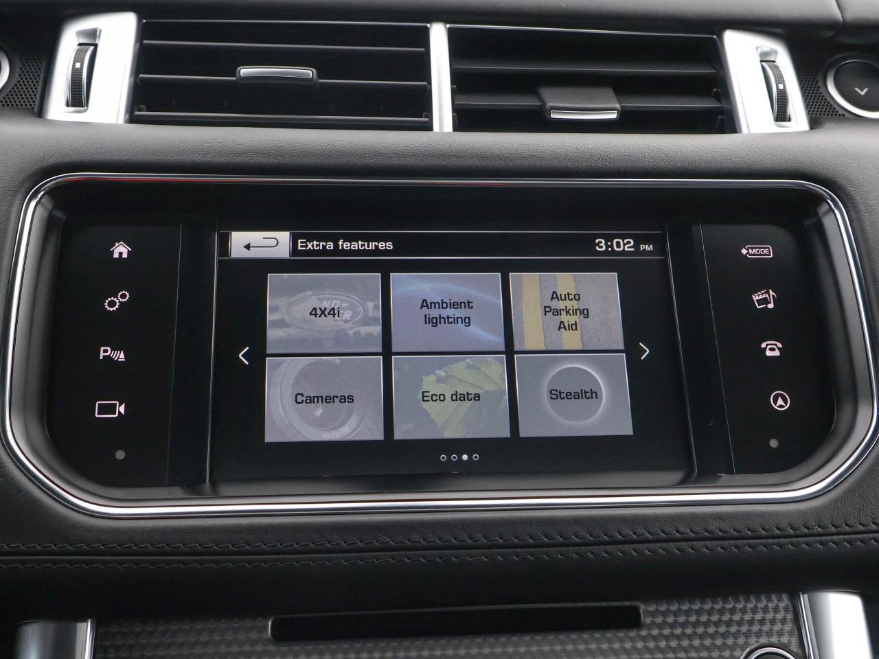 2016 Range Rover Sport V8 SVR Photo