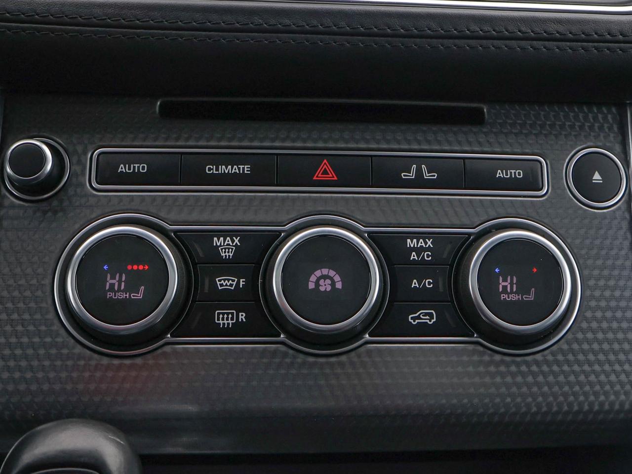 2016 Range Rover Sport V8 SVR Photo