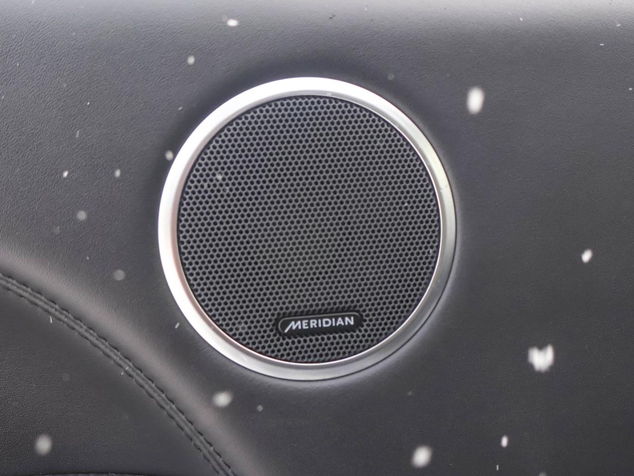 2016 Range Rover Sport V8 SVR Photo