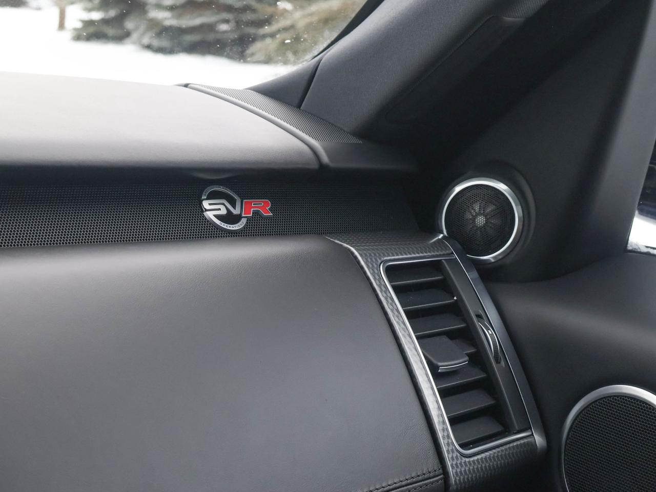 2016 Range Rover Sport V8 SVR Photo