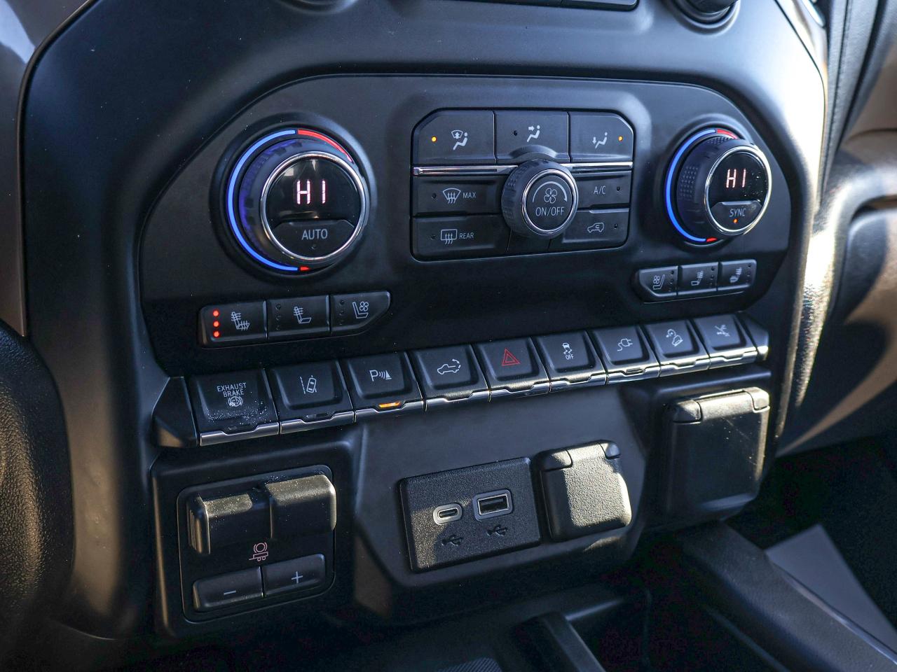 2023 Chevrolet Silverado 3500HD High Country Photo