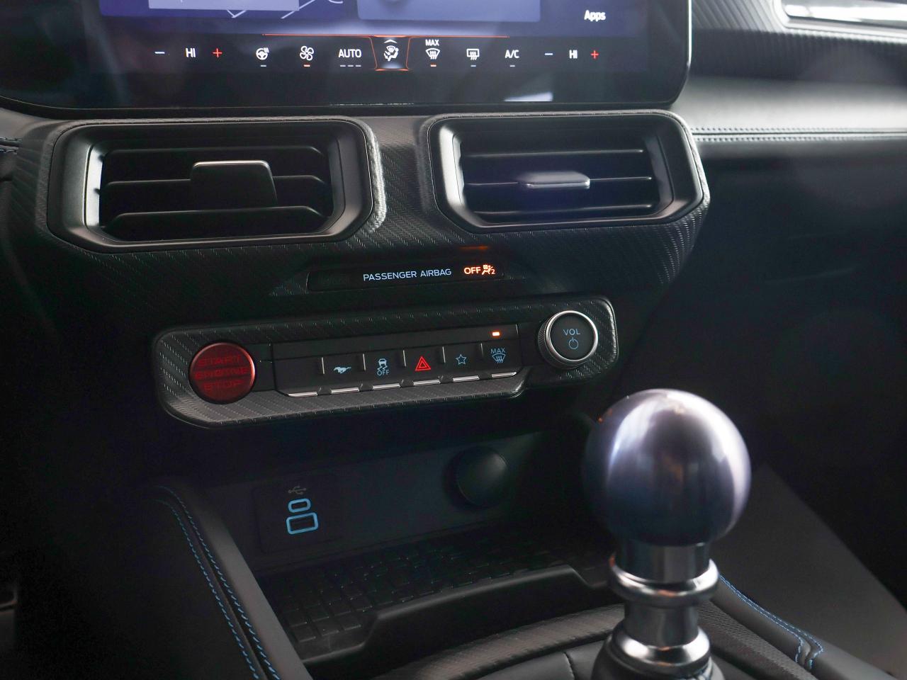 2024 Ford Mustang Dark Horse Photo