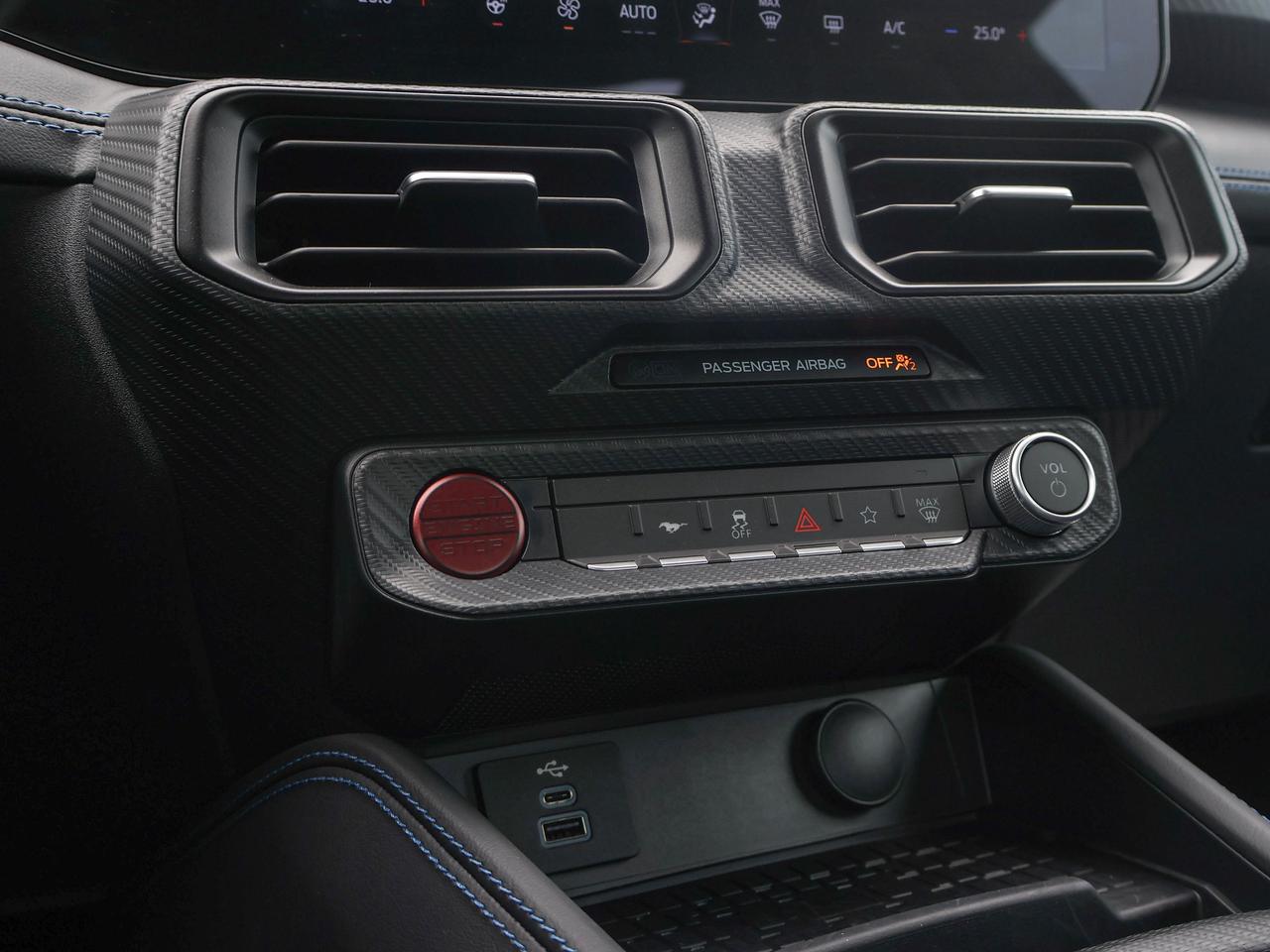 2024 Ford Mustang Dark Horse Photo