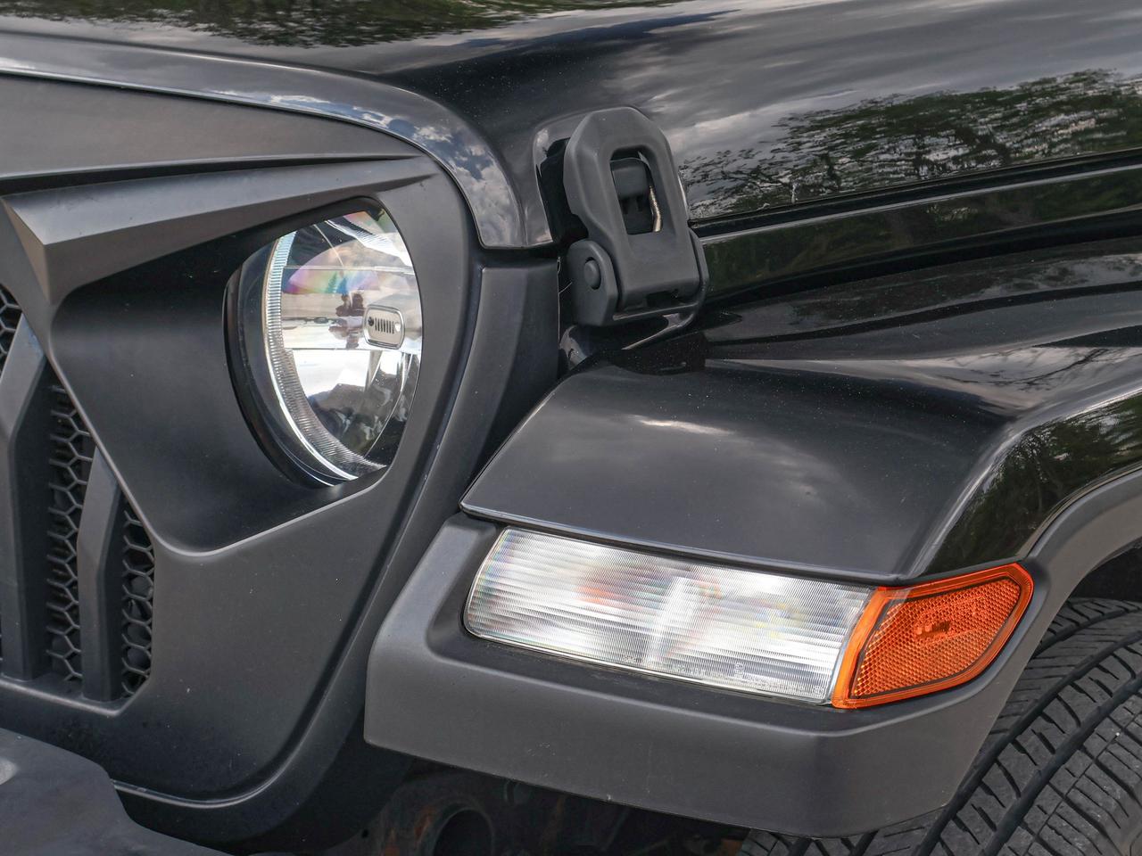 2021 Jeep Wrangler Unlimited Sahara Photo