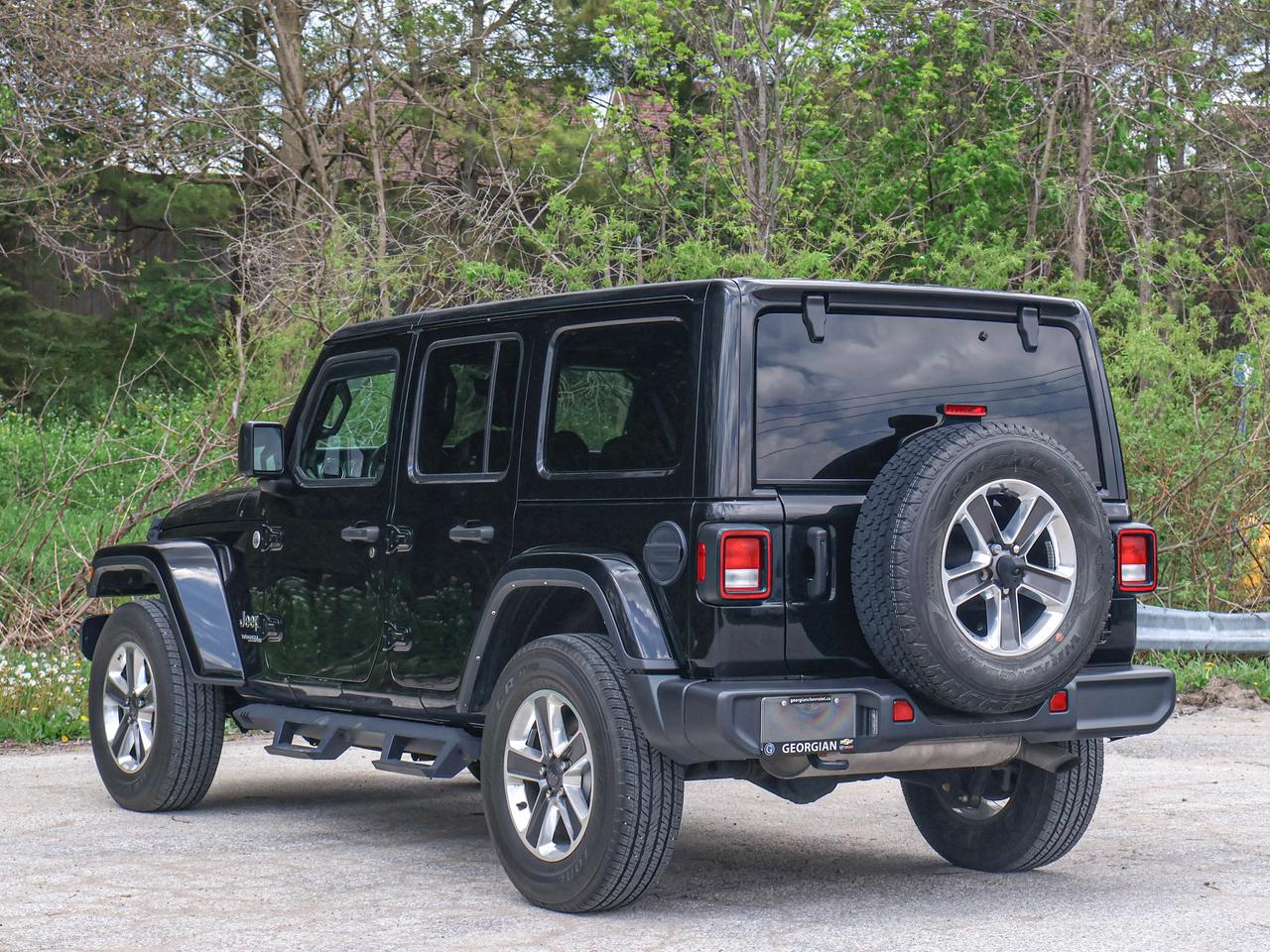 2021 Jeep Wrangler Unlimited Sahara Photo
