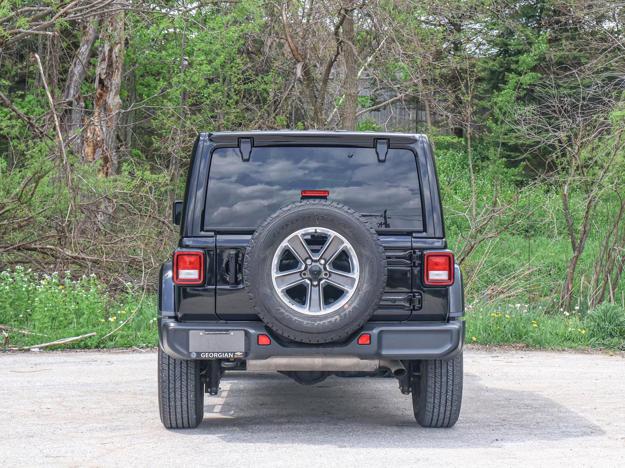 2021 Jeep Wrangler Unlimited Sahara Photo