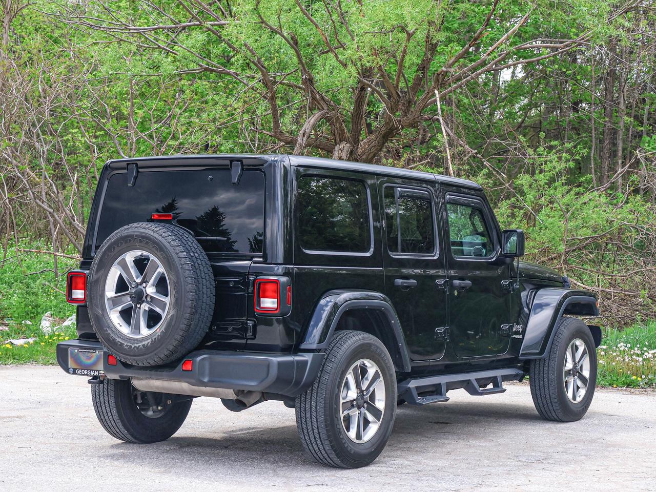 2021 Jeep Wrangler Unlimited Sahara Photo