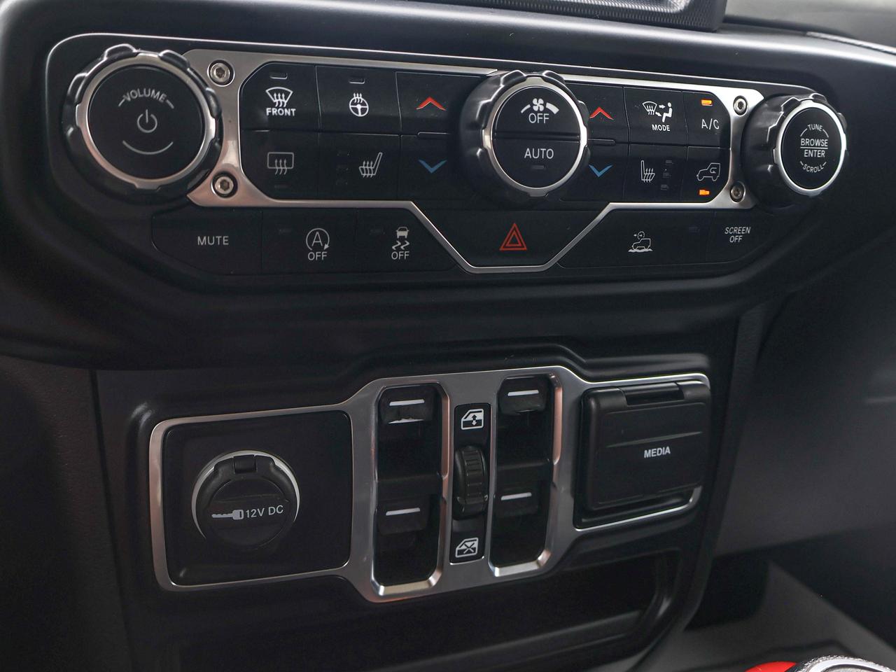 2021 Jeep Wrangler Unlimited Sahara Photo