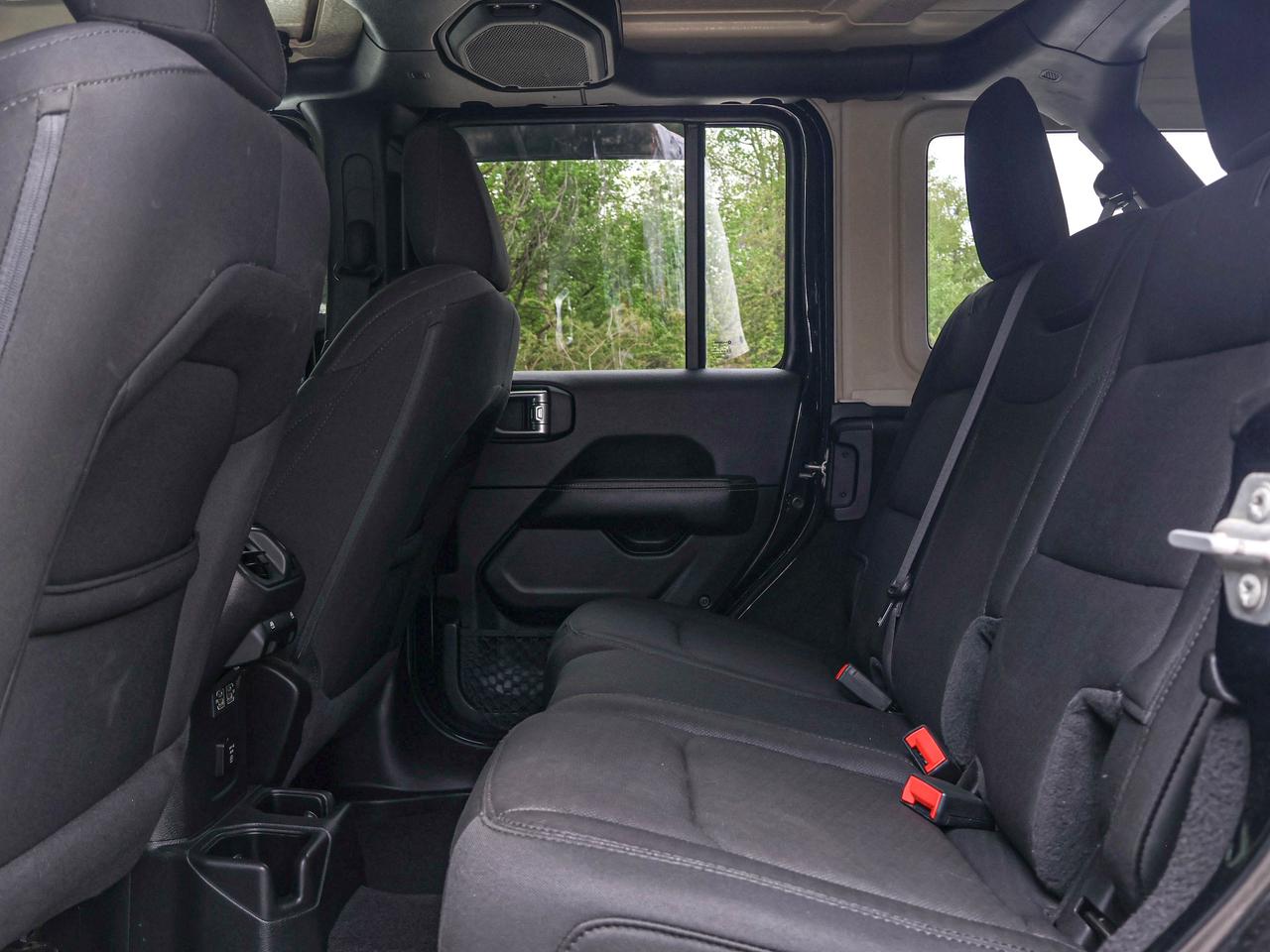 2021 Jeep Wrangler Unlimited Sahara Photo
