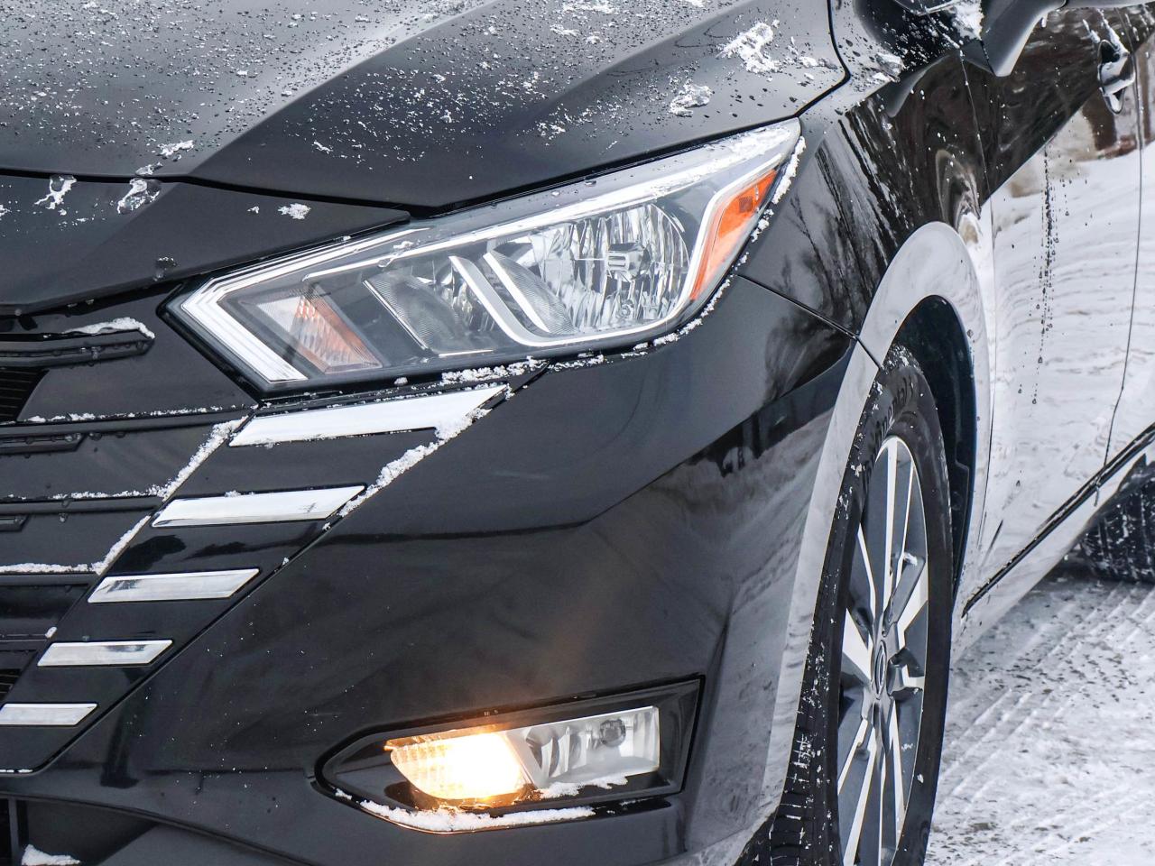 2023 Nissan Versa SV Photo