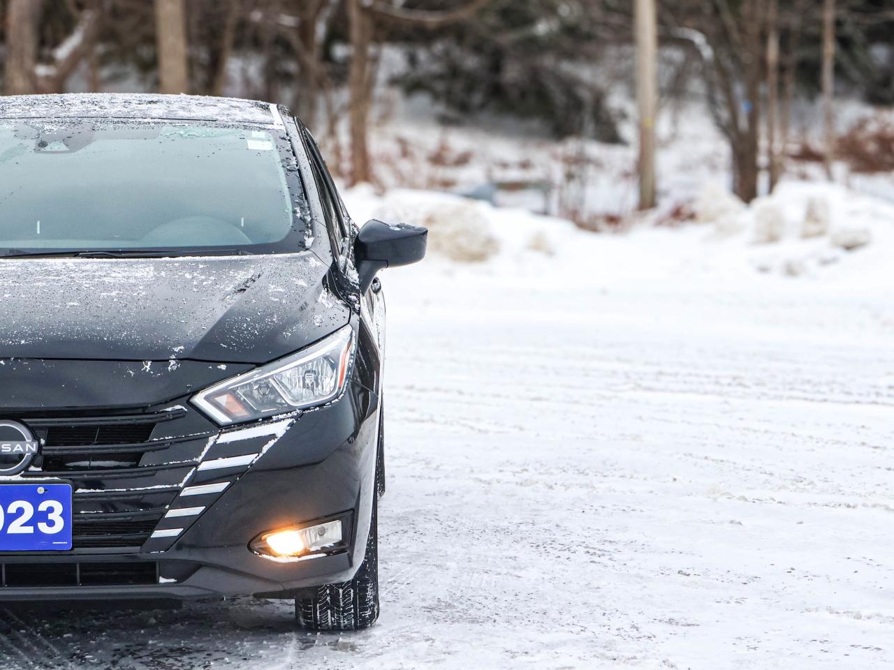 2023 Nissan Versa SV Photo