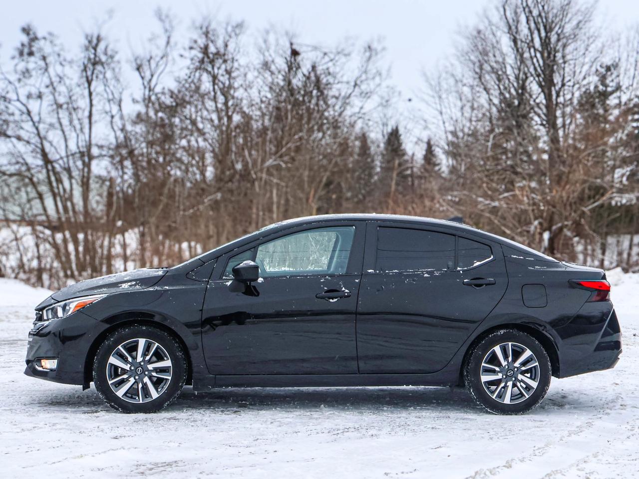 2023 Nissan Versa SV Photo