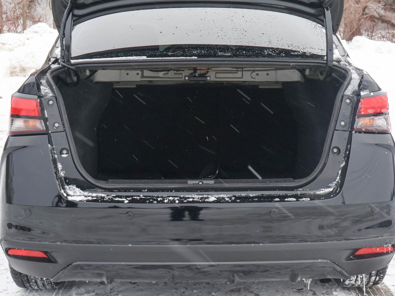 2023 Nissan Versa SV Photo