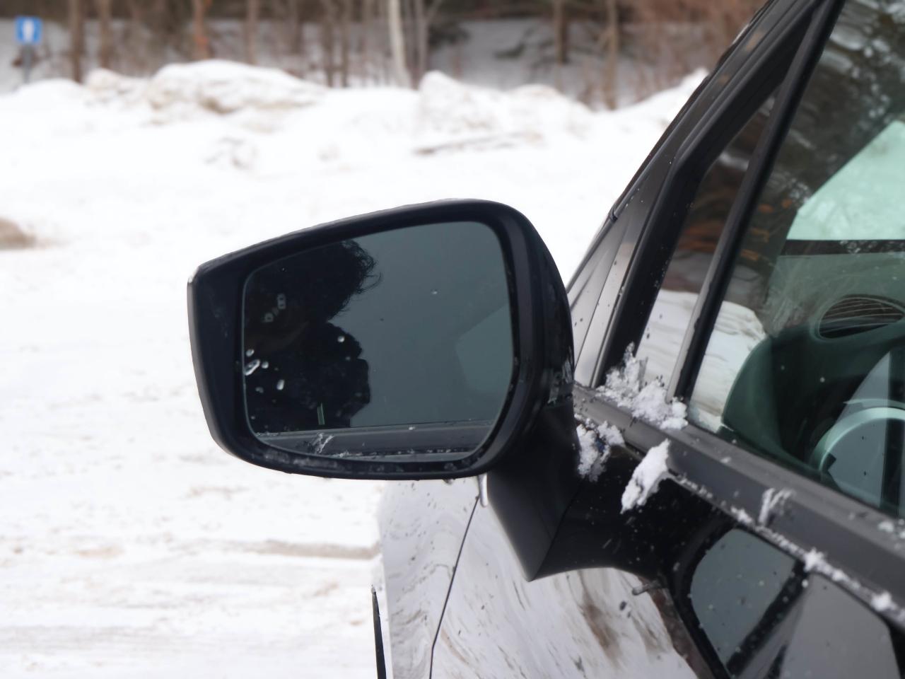 2023 Nissan Versa SV Photo